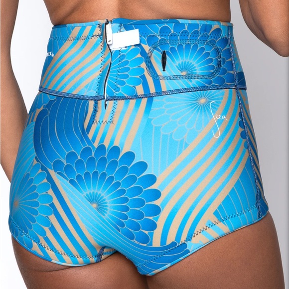 Seea Palisades 2mm Yulex Stylish Blue and Gold Women's Shorts- Seaflower - Picture 5 of 14